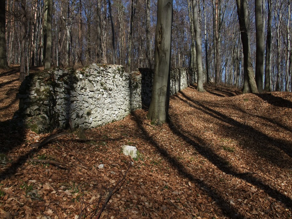 Dolina Eliaszwki, mur otaczajcy klasztor OO Karmelitw