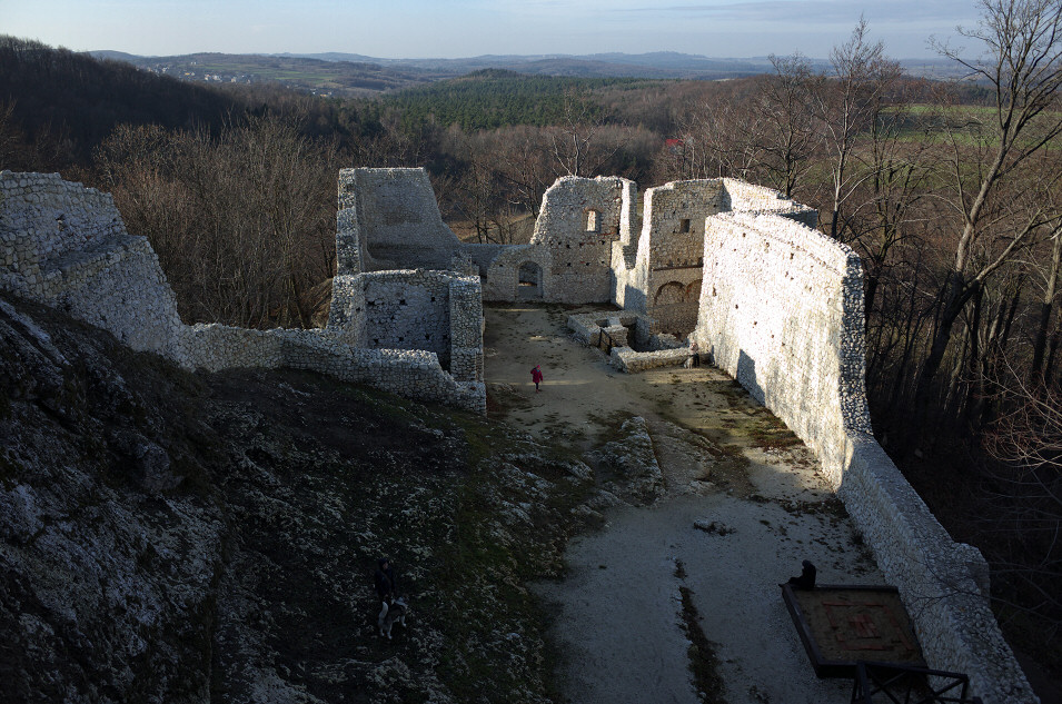 Zamek Pilcza w Smoleniu po zakoczeniu prac renowacyjnych w 2015r.